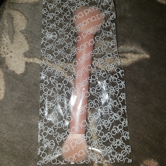 7/22 host pick💞 Persona cosmetics/Powerbrush - Picture 1 of 2